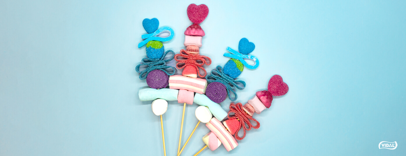 Cómo hacer pinchos de chuches para una comunión paso a paso 