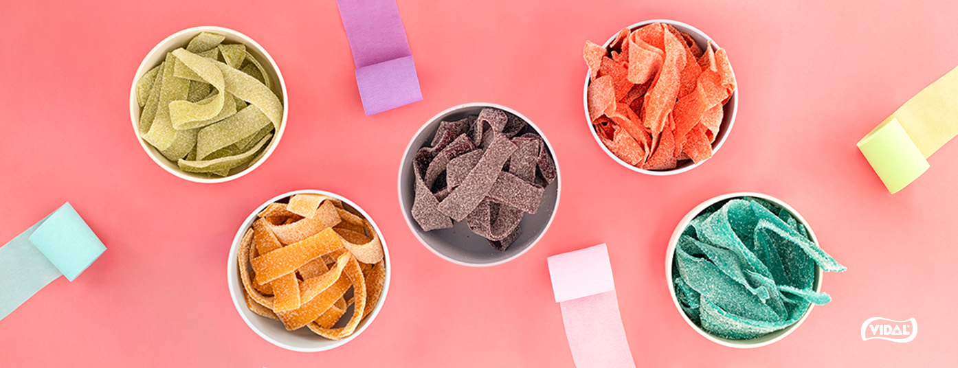 ¿Cómo decorar con chuches por colores una fiesta?