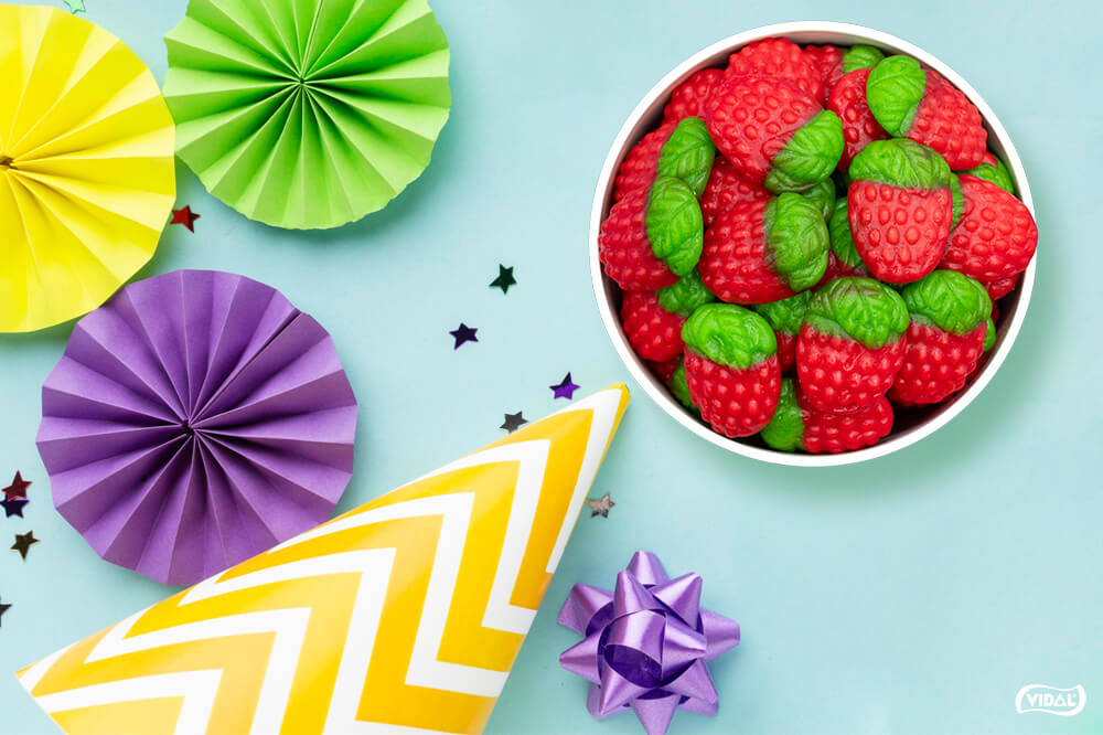 disfraz de planta fresera con fresas silvestres