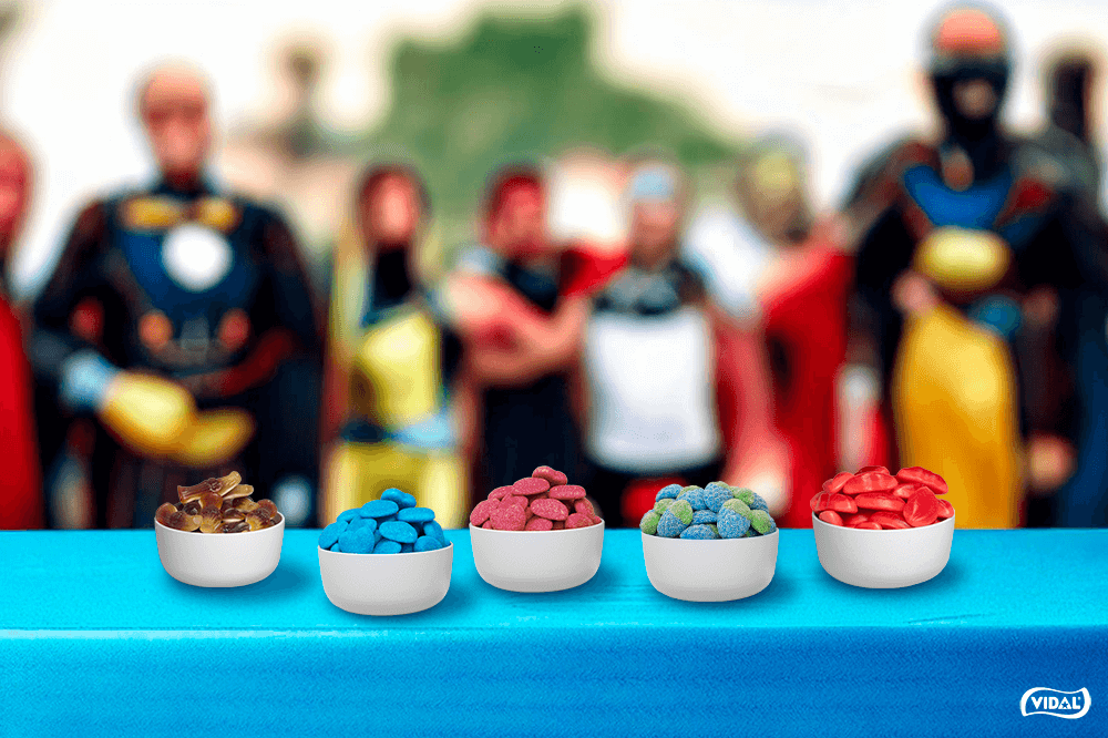 mesa-dulce-chuches-gente-disfrazada