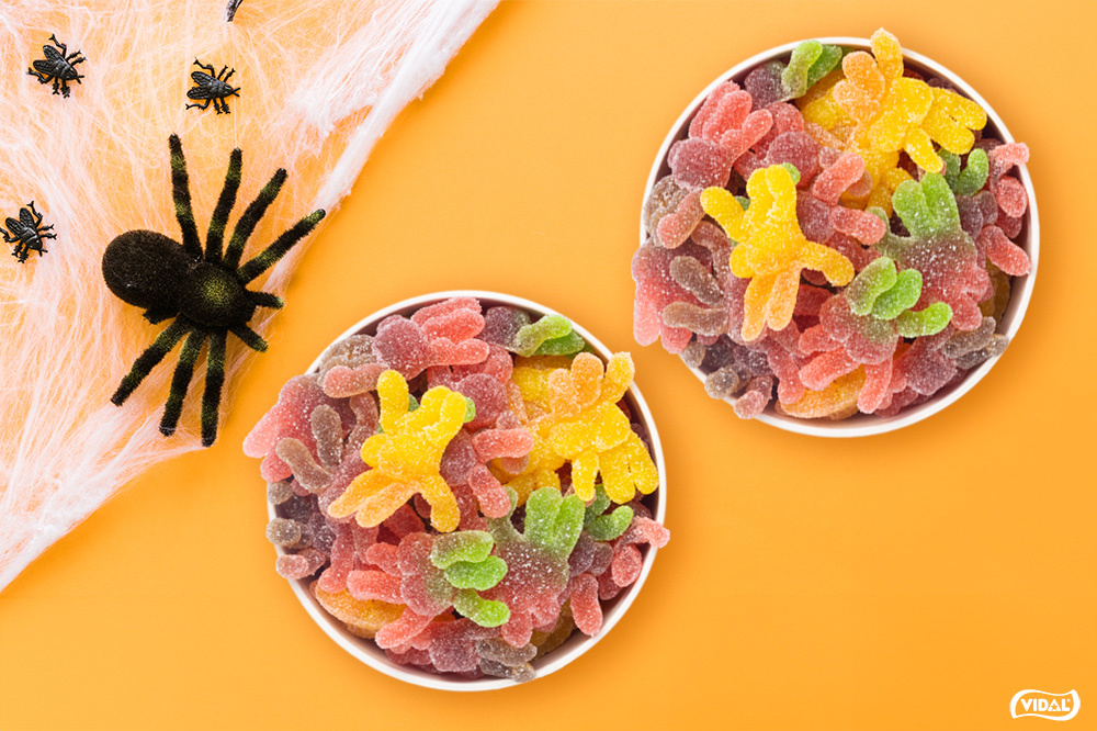 salon-telas-arana-calabazas-mesa-bol-chuches